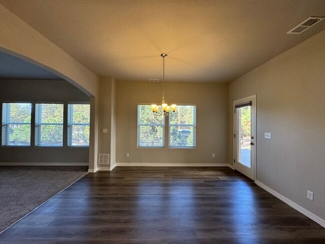 Building Photo - Nearly New 3-Bedroom Home in Beautiful Mon...