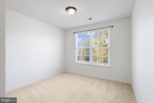 Building Photo - 15221 Londons Bridge Rd