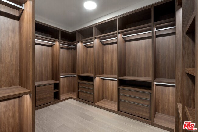 Building Photo - 8420 W Sunset Blvd