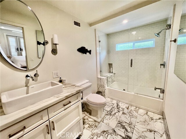 Building Photo - 521 Seaview St