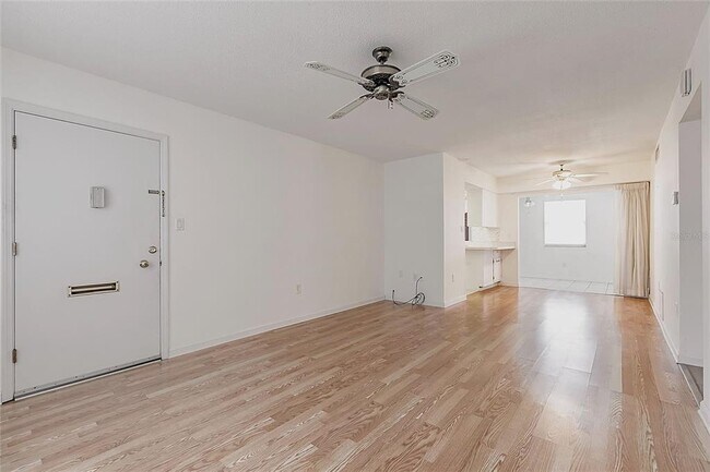 Building Photo - 4158 S Tamiami Trl