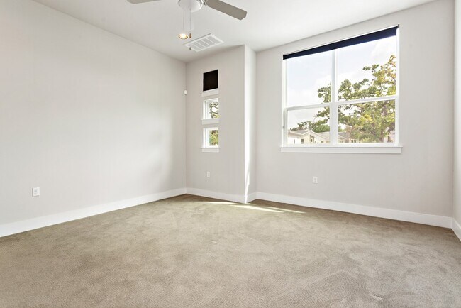 Building Photo - 3108 E 51st St