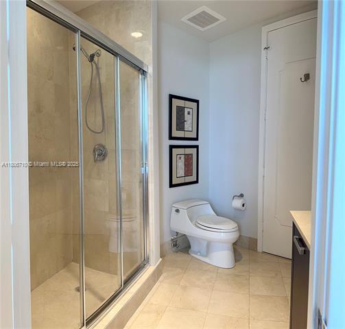 Building Photo - 18101 Collins Ave