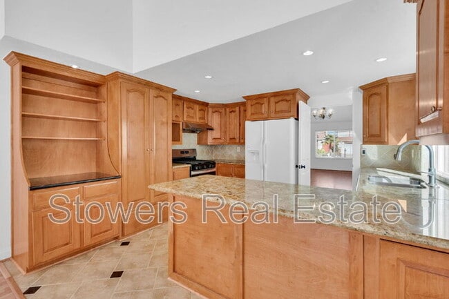 Building Photo - 2940 Sombrero Cir