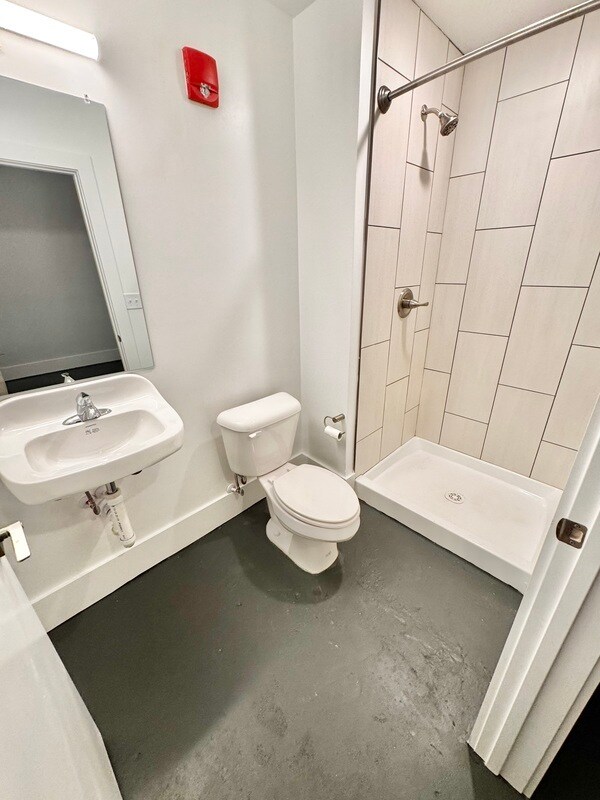 Building Photo - 101 S Main St