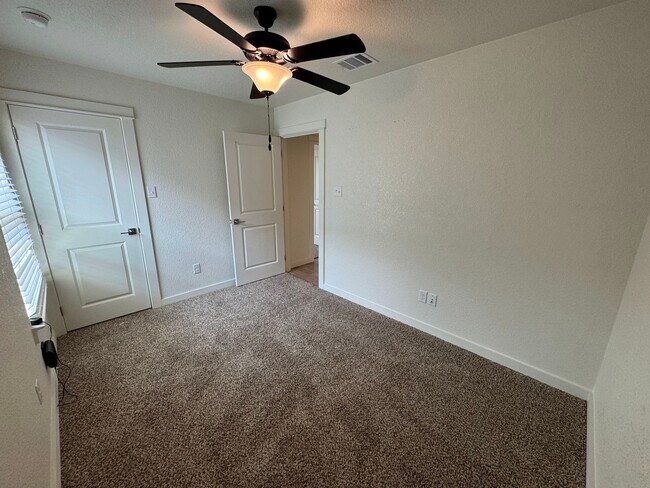 Building Photo - 4-Bedroom House for Rent in Temple