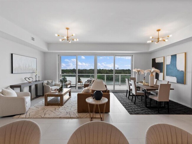 Building Photo - 1020 Sunset Point Rd