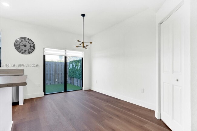 Building Photo - 859 NE 211th St