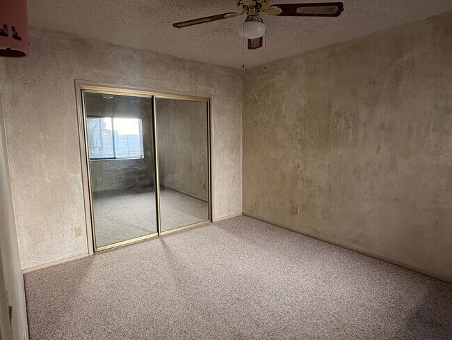 Building Photo - 3 Bed 2 Bath Historic Southern Home