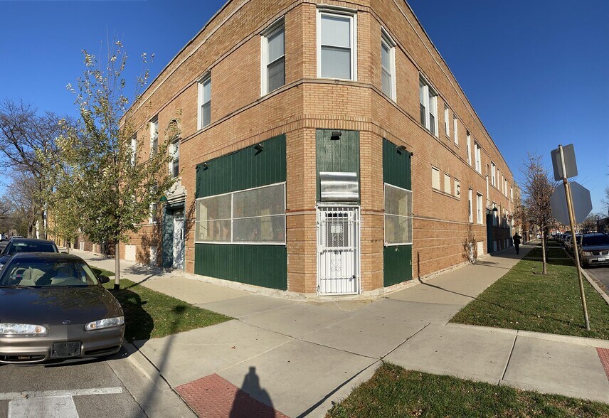 Building Photo - 4056 W Hirsch St
