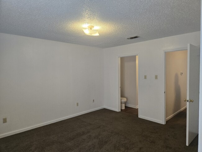 Building Photo - 116 Oak Ridge Ave