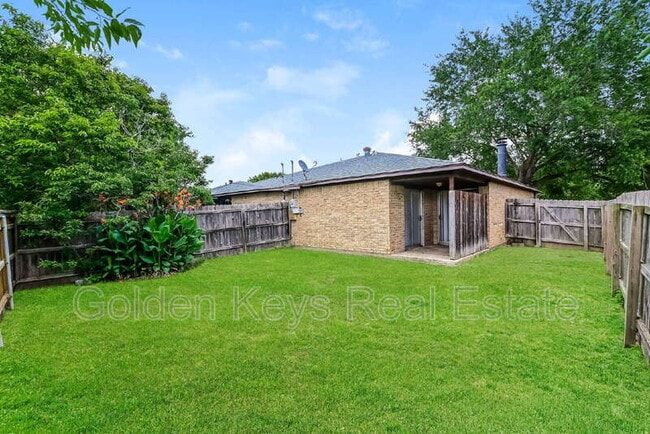 Building Photo - 709 San Benito Dr