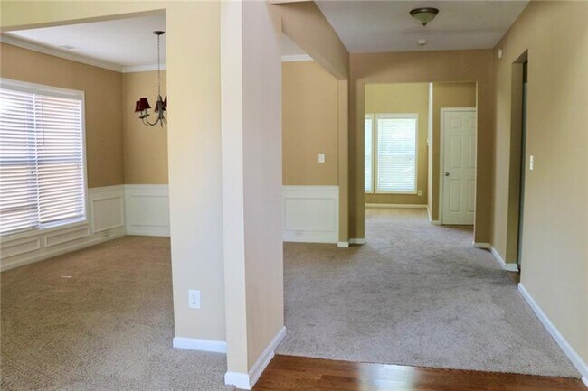Building Photo - 2363 Jasmine Glen Dr