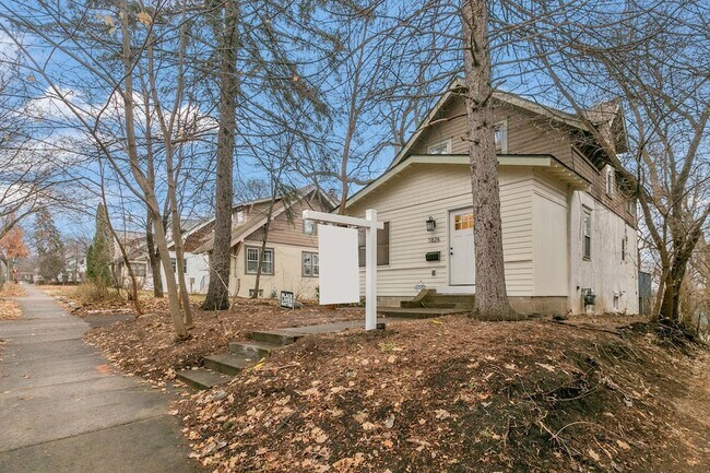 Building Photo - 1826 Franklin Ave SE
