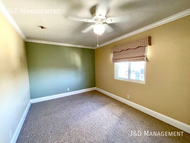 Building Photo - 1762 Hornblend St