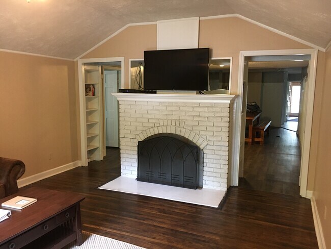 Living Room - 17340 Oak St
