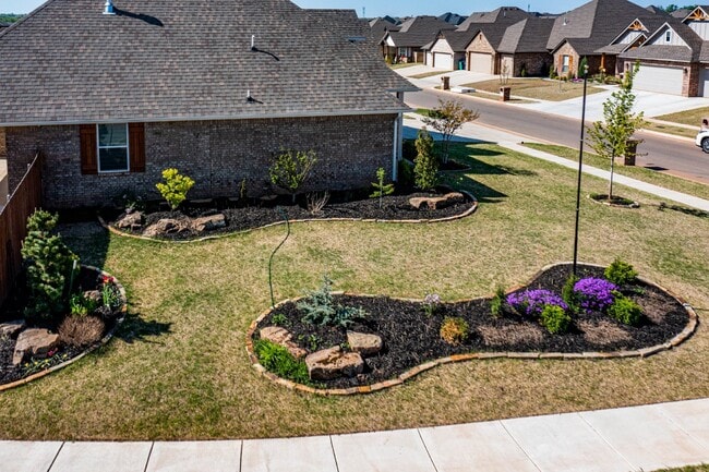 Building Photo - Stunning Corner Lot