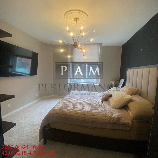 Building Photo - 234 N Broadway