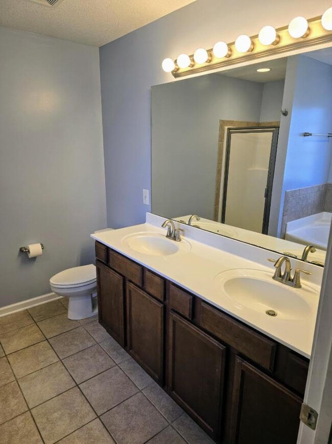 Building Photo - 213 Adagio Trl
