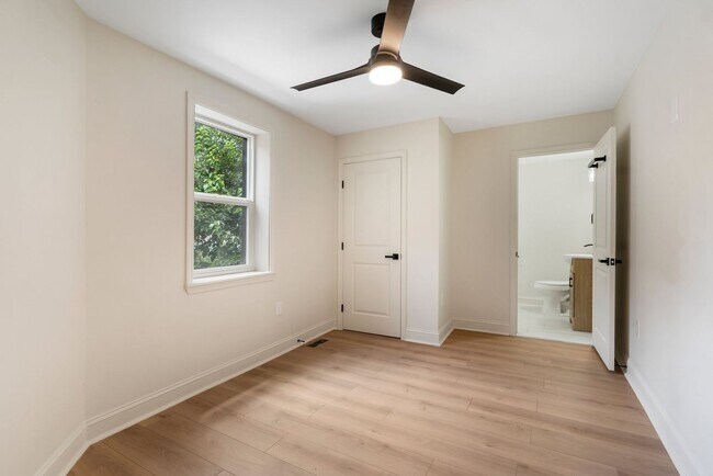 Building Photo - Beautiful 3 Bedroom 4 Bathroom East Baltim...