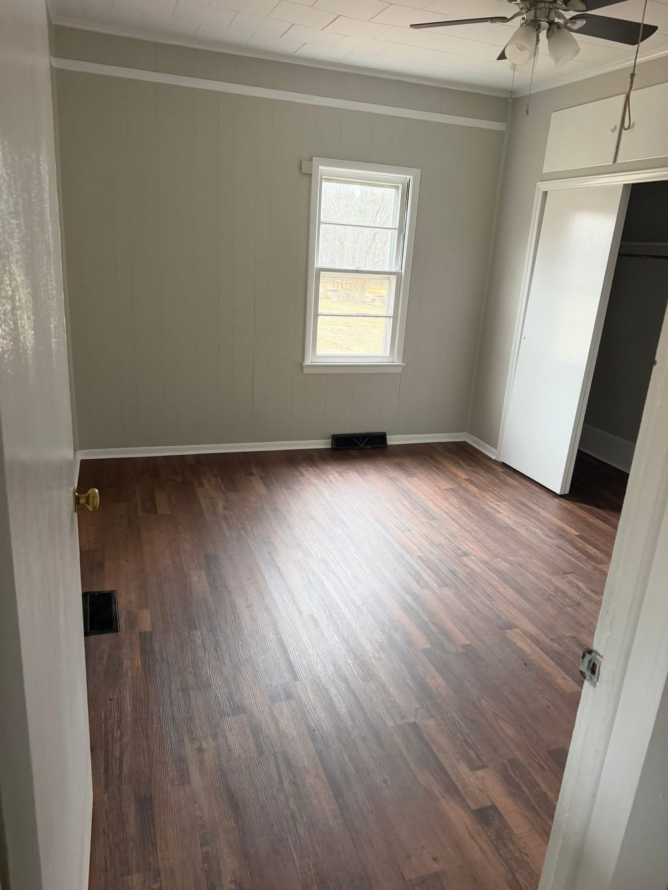 Building Photo - 301 W Steele St