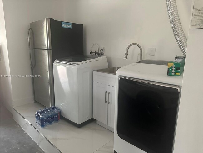 Building Photo - 13461 SW 98th Pl