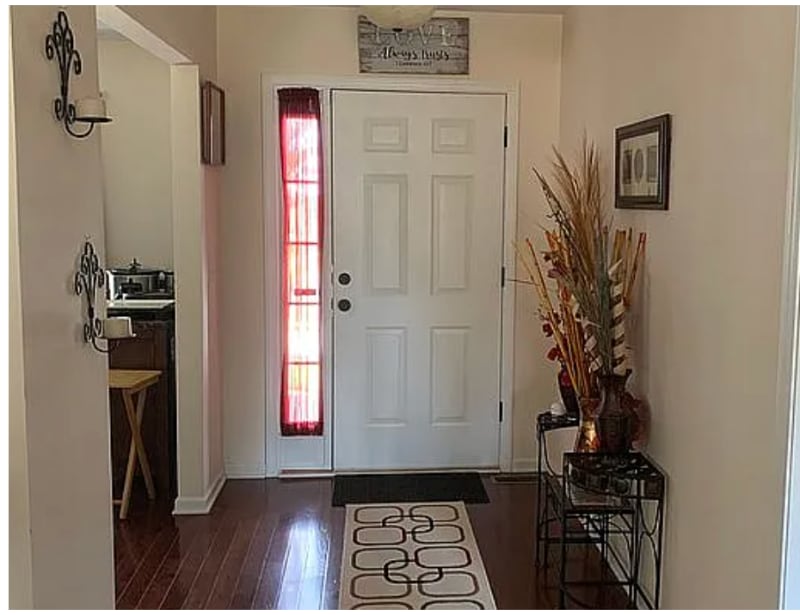 Building Photo - 684 Gladiolus Dr