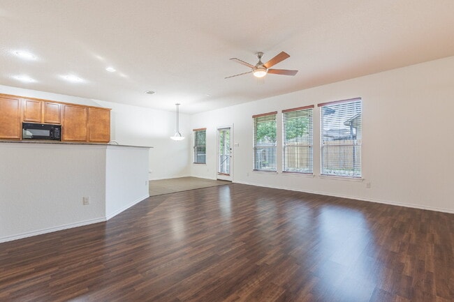 Building Photo - 7651 Mission Ledge