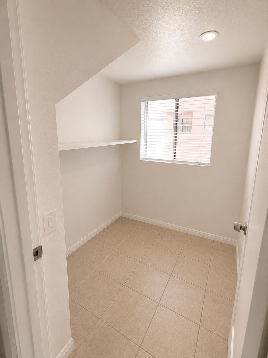 LAUNDRY ROOM - 2118 Obarr Pl