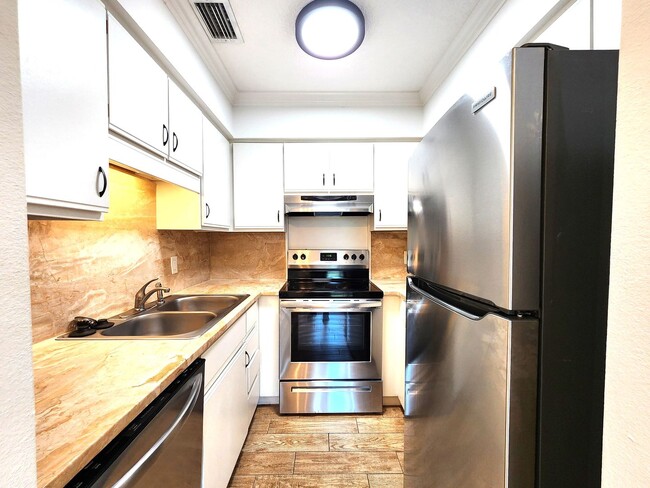 Building Photo - Second Floor Unit; Amazing College Park Lo...