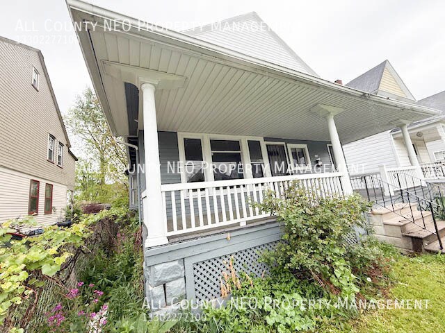 Building Photo - 2048 W 100th St