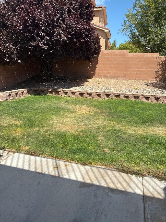 Building Photo - 2217 Violeta Cir SE