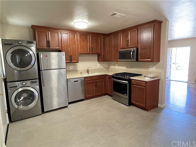 Building Photo - 11330 San Juan St