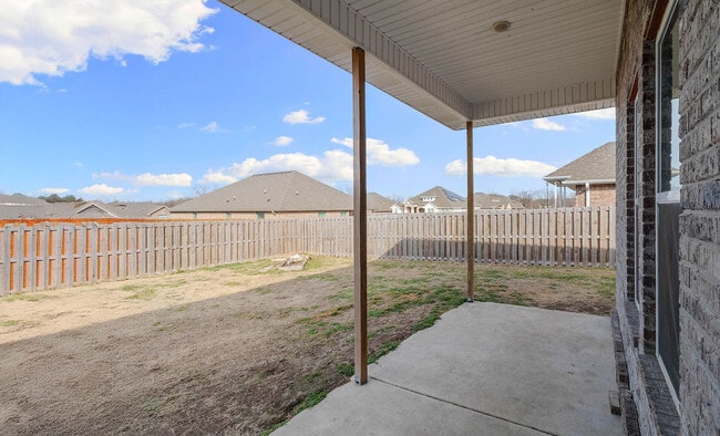 Building Photo - 2402 England Ln