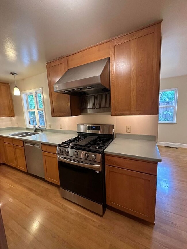Building Photo - Stunning 4 Bedroom, 3 Bath Single Family Home with Spacious Yard - Available July 15th!