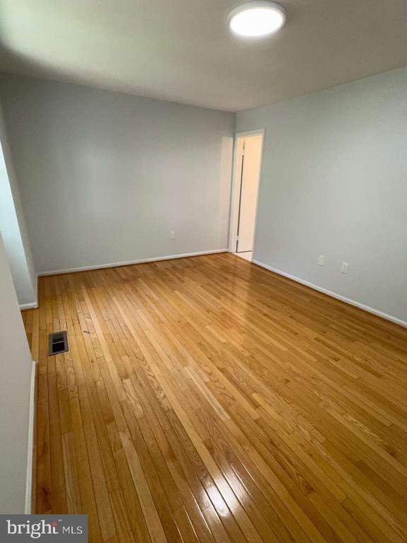 Building Photo - 4902 Van Walbeek Pl