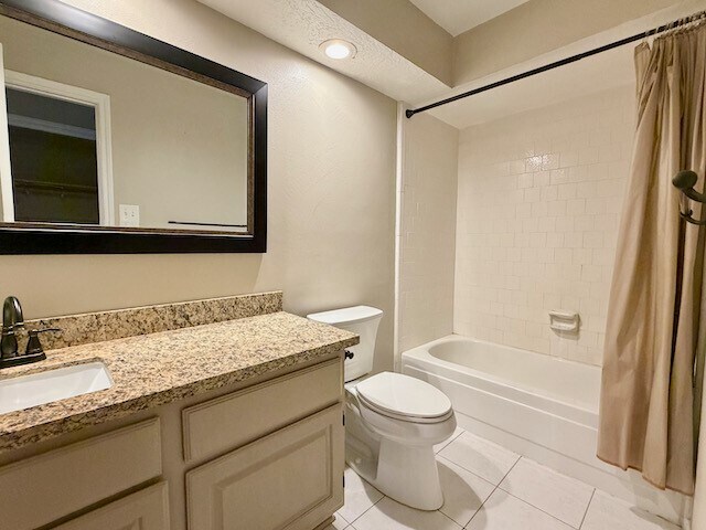 Building Photo - 3602 Chapel Square Dr