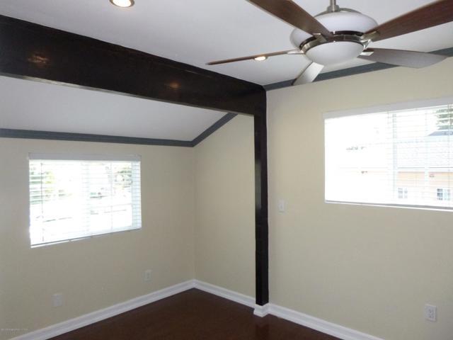 Building Photo - 770 W Altadena Dr