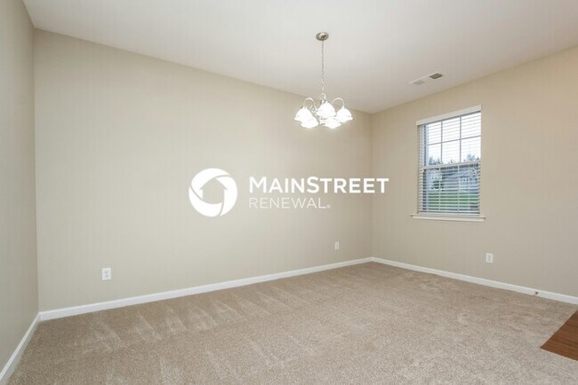 Building Photo - 5 Bedroom Pet-Friendly Home in Buford, GA with Main Street Renewal
