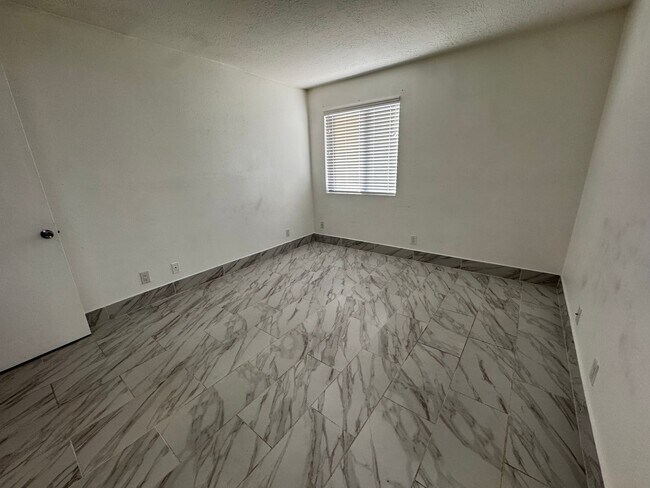 Building Photo - Rio Rancho 3 bedroom 2 bath home.