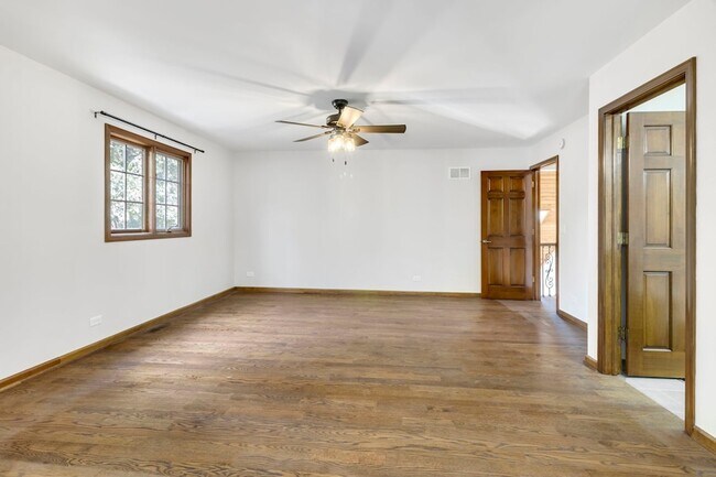 Building Photo - 71 Crestview Dr