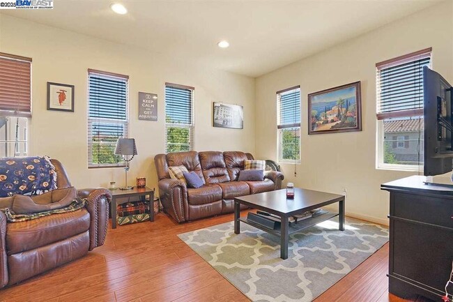 Building Photo - 5077 Rashelle Way