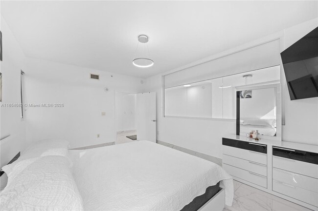 Building Photo - 3000 NE 188th St