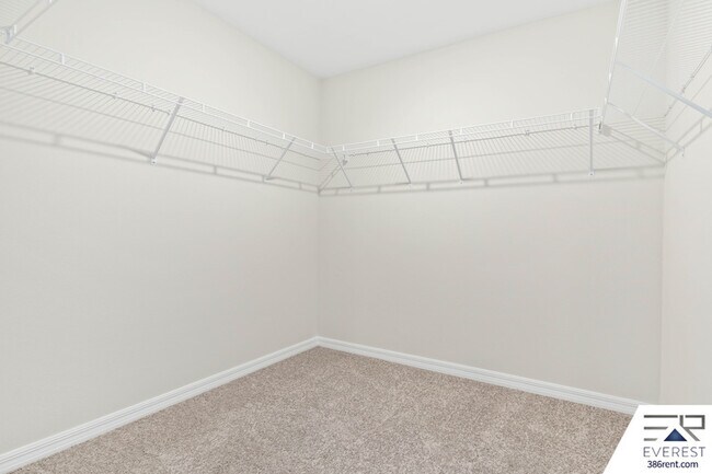Building Photo - 18 Bressler Ln