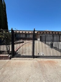 Building Photo - 9121 Eaglepoint Ln
