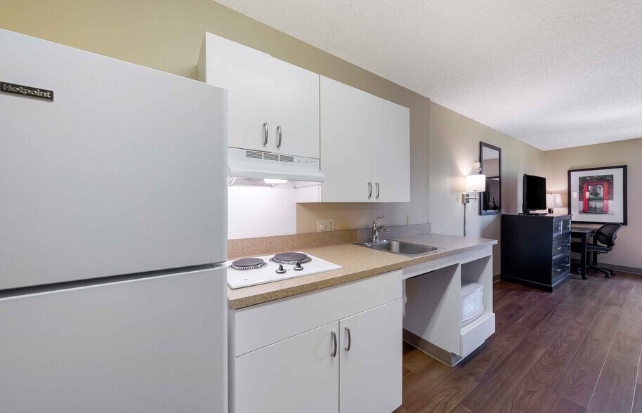 Building Photo - Furnished Studio-Orange County - Katella Ave.