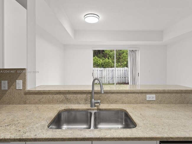 Building Photo - 10966 NW 43rd Terrace
