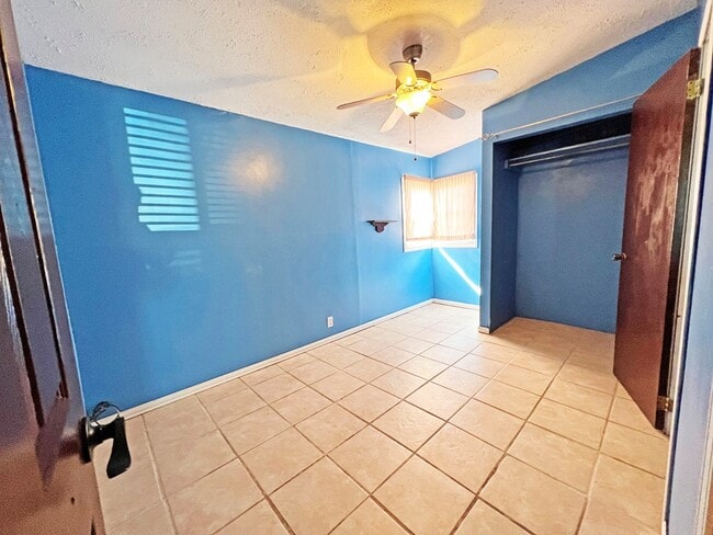 Building Photo - 1102 W Brown St