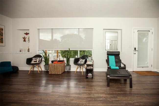 Building Photo - 1050 NW 46th St