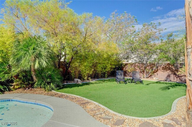 Building Photo - 9593 Los Cotos Ct